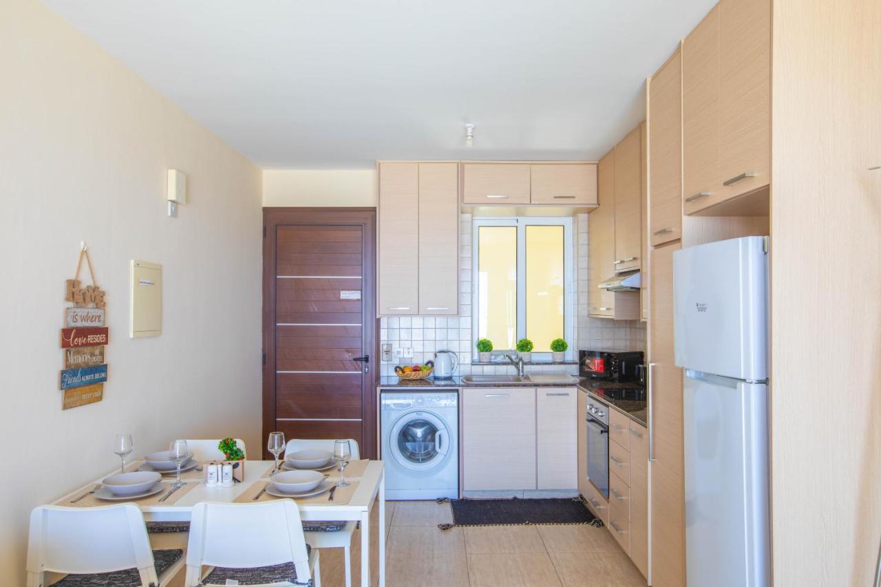 Panayia Sea View Apts โปรทาราส ภายนอก รูปภาพ